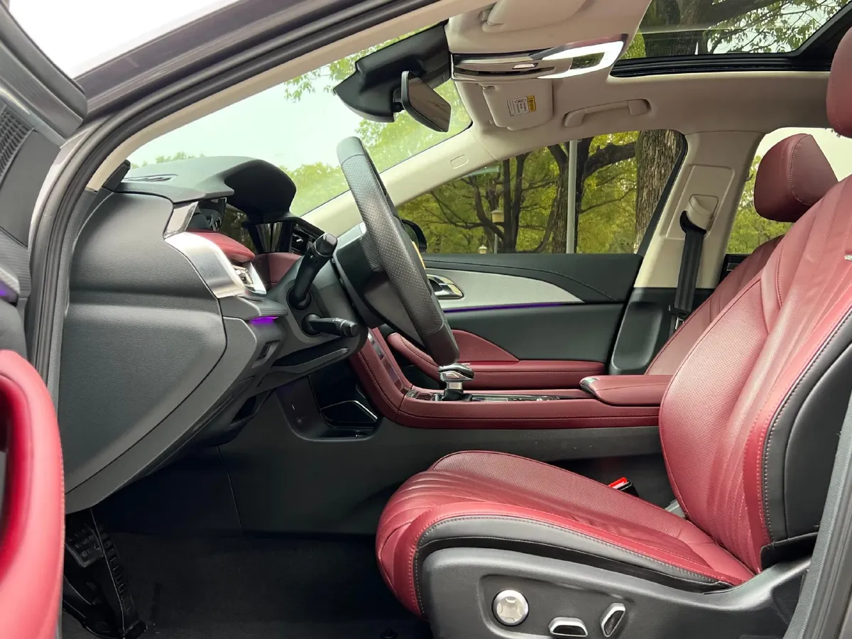 2023 HongQi H5 2.0T 224HP L4 8AT,autocango,china used car exporter,china ev exporter,chinese used car exporter,chinese used ev exporter