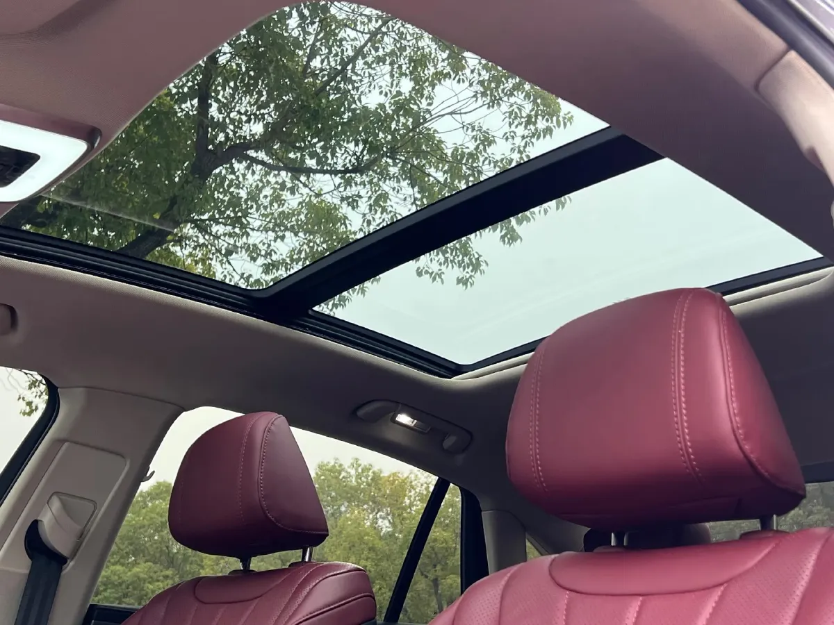 2023 HongQi H5 2.0T 224HP L4 8AT,autocango,china used car exporter,china ev exporter,chinese used car exporter,chinese used ev exporter