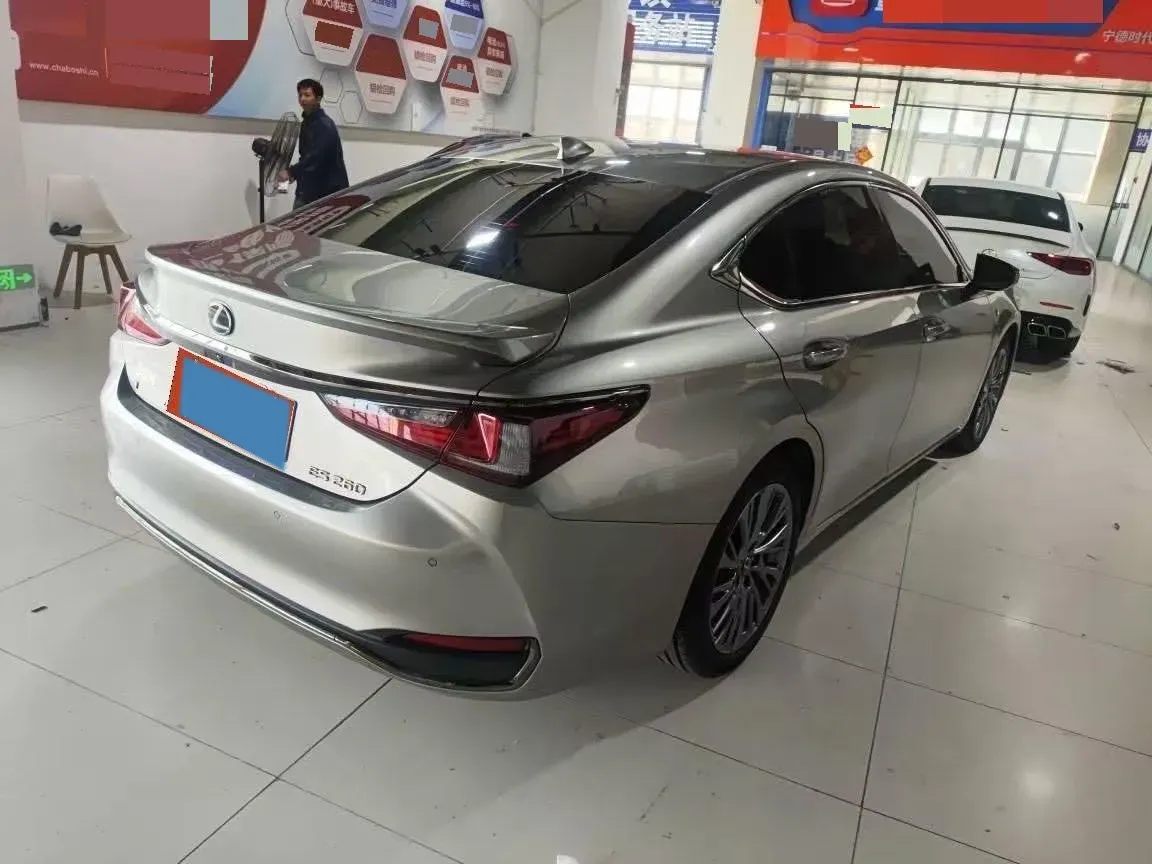 2020 Lexus ES 2.5L 207HP L4 8AT,autocango,china used car exporter,china ev exporter,chinese used car exporter,chinese used ev exporter