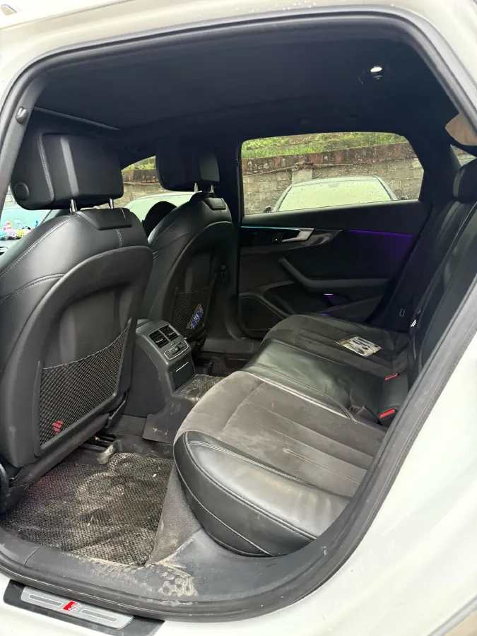 2023 Audi A4L 2.0T 245HP L4 7DCT,autocango,china used car exporter,china ev exporter,chinese used car exporter,chinese used ev exporter