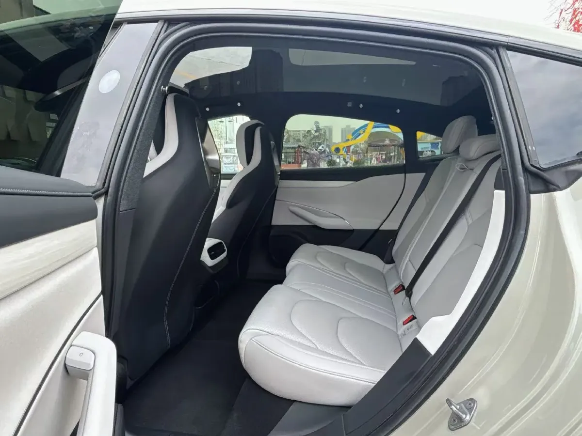 2024 MI SU7 BEV 94.3KWH,autocango,china used car exporter,china ev exporter,chinese used car exporter,chinese used ev exporter