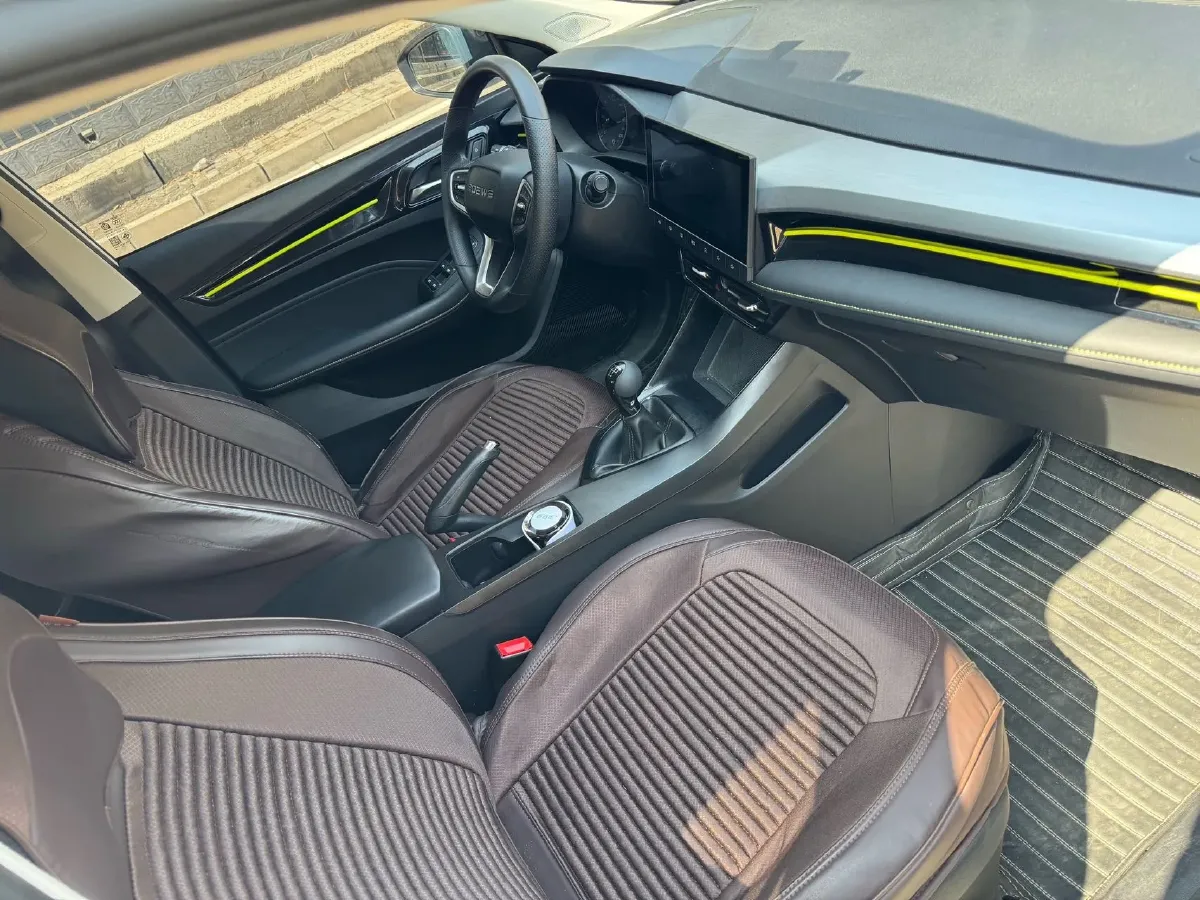 2021 Roewe i5 1.5L 120HP L4 5MT,autocango,china used car exporter,china ev exporter,chinese used car exporter,chinese used ev exporter