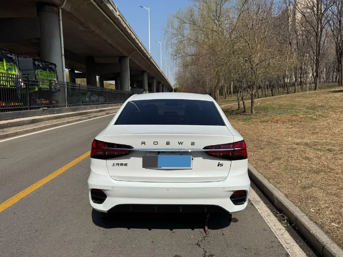 2021 Roewe i5 1.5L 120HP L4 5MT,autocango,china used car exporter,china ev exporter,chinese used car exporter,chinese used ev exporter