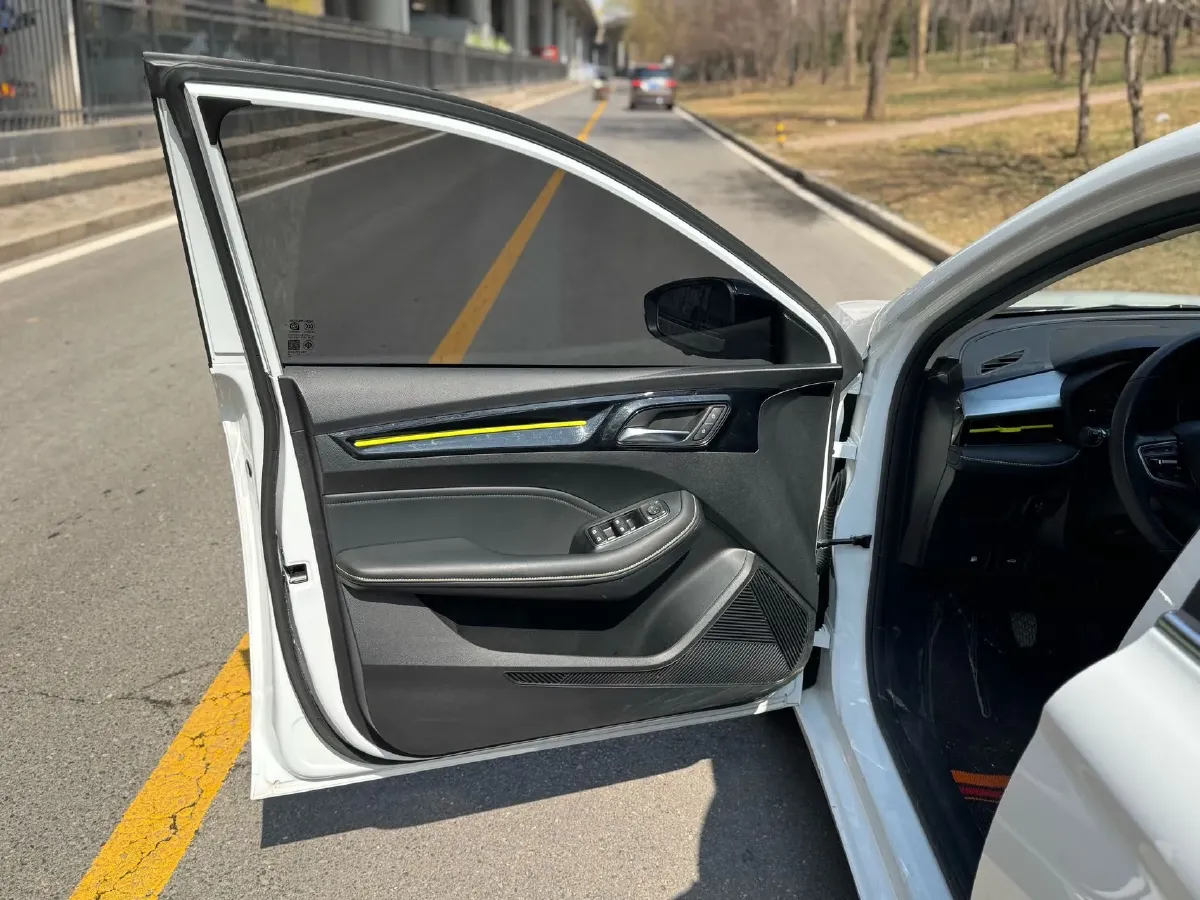 2021 Roewe i5 1.5L 120HP L4 5MT,autocango,china used car exporter,china ev exporter,chinese used car exporter,chinese used ev exporter