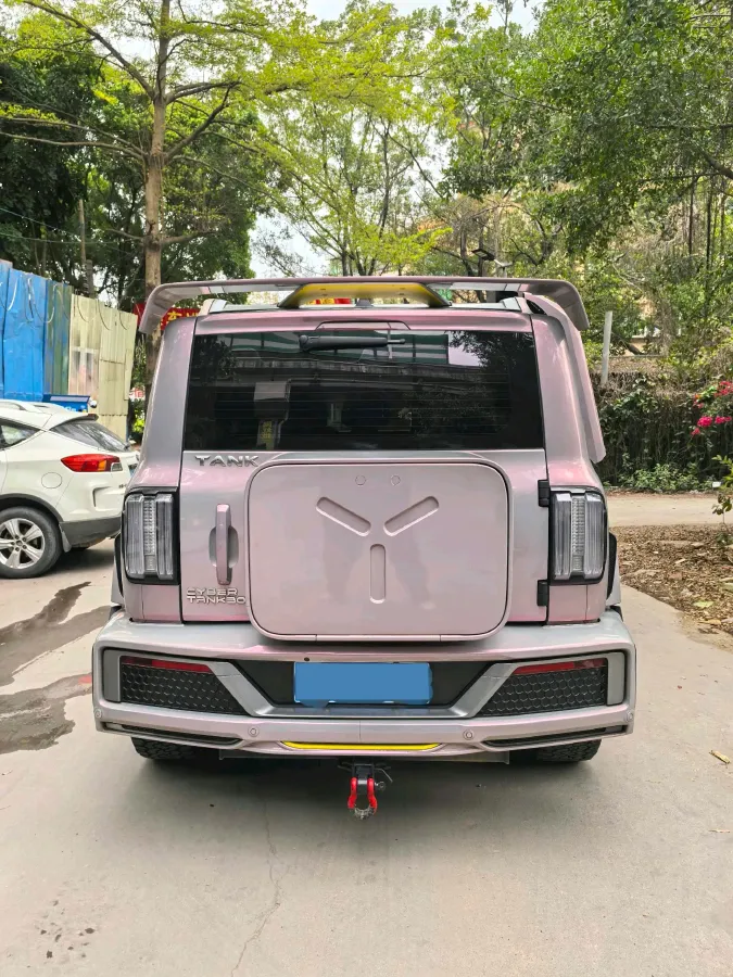 2021 Cyberspace 300 2.0T 227HP L4 8AT,autocango,china used car exporter,china ev exporter,chinese used car exporter,chinese used ev exporter