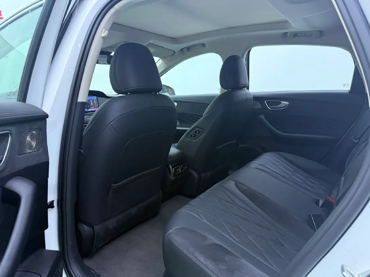 2023 Roewe D7 BEV 59.2KWH,autocango,china used car exporter,china ev exporter,chinese used car exporter,chinese used ev exporter