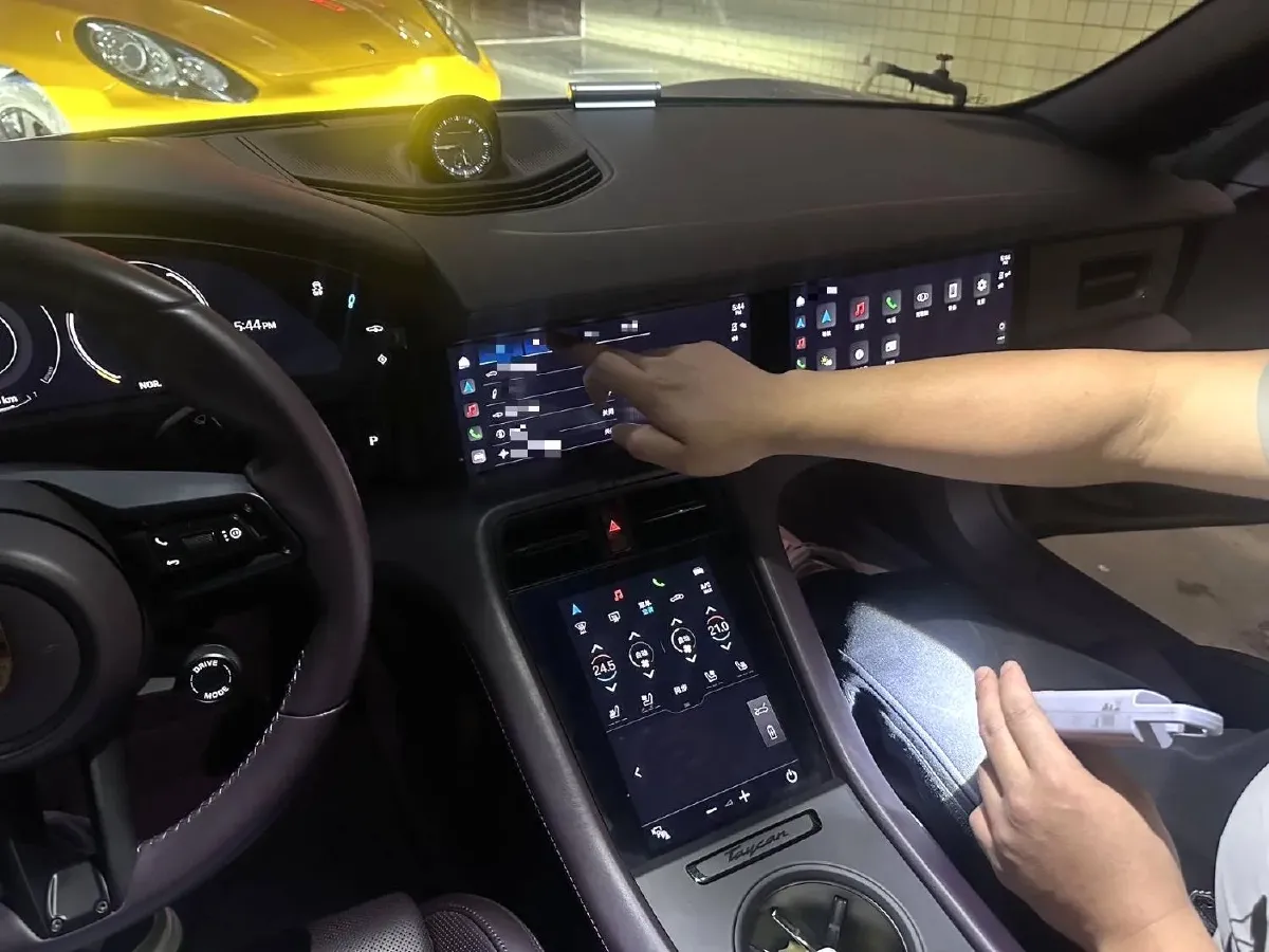 2022 Porsche Taycan 2AT BEV 79.2KWH,autocango,china used car exporter,china ev exporter,chinese used car exporter,chinese used ev exporter