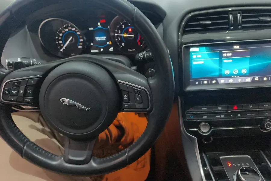 2019 HongQi H7 2.0T 204HP L4 6AT,autocango,china used car exporter,china ev exporter,chinese used car exporter,chinese used ev exporter