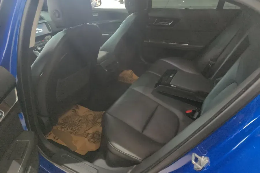 2019 HongQi H7 2.0T 204HP L4 6AT,autocango,china used car exporter,china ev exporter,chinese used car exporter,chinese used ev exporter