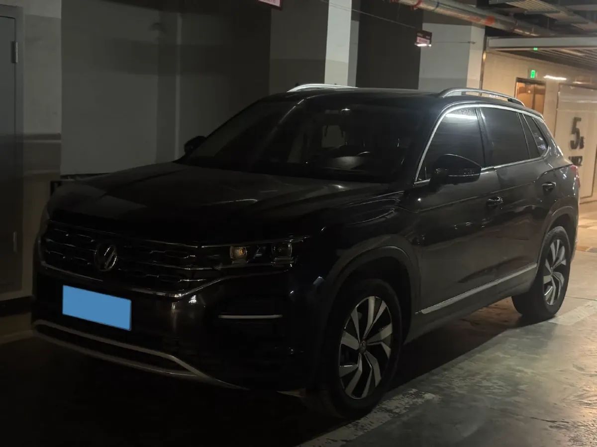 2019 Jeep Cherokee 2.0T 234HP L4 9AT,autocango,china used car exporter,china ev exporter,chinese used car exporter,chinese used ev exporter