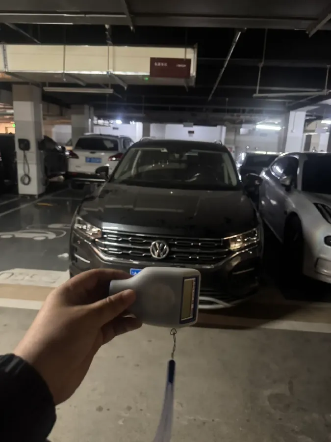 2019 Jeep Cherokee 2.0T 234HP L4 9AT,autocango,china used car exporter,china ev exporter,chinese used car exporter,chinese used ev exporter