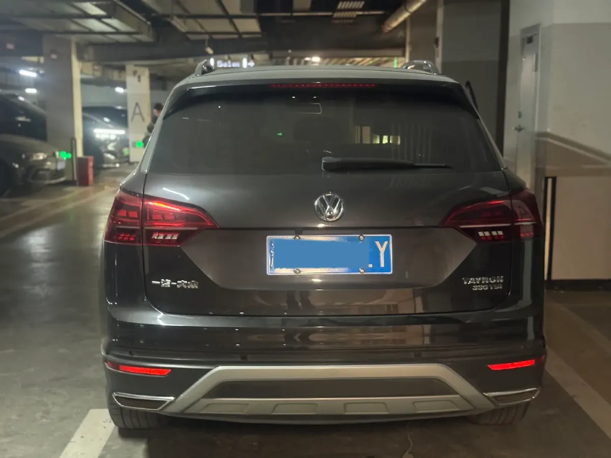 2019 Jeep Cherokee 2.0T 234HP L4 9AT,autocango,china used car exporter,china ev exporter,chinese used car exporter,chinese used ev exporter