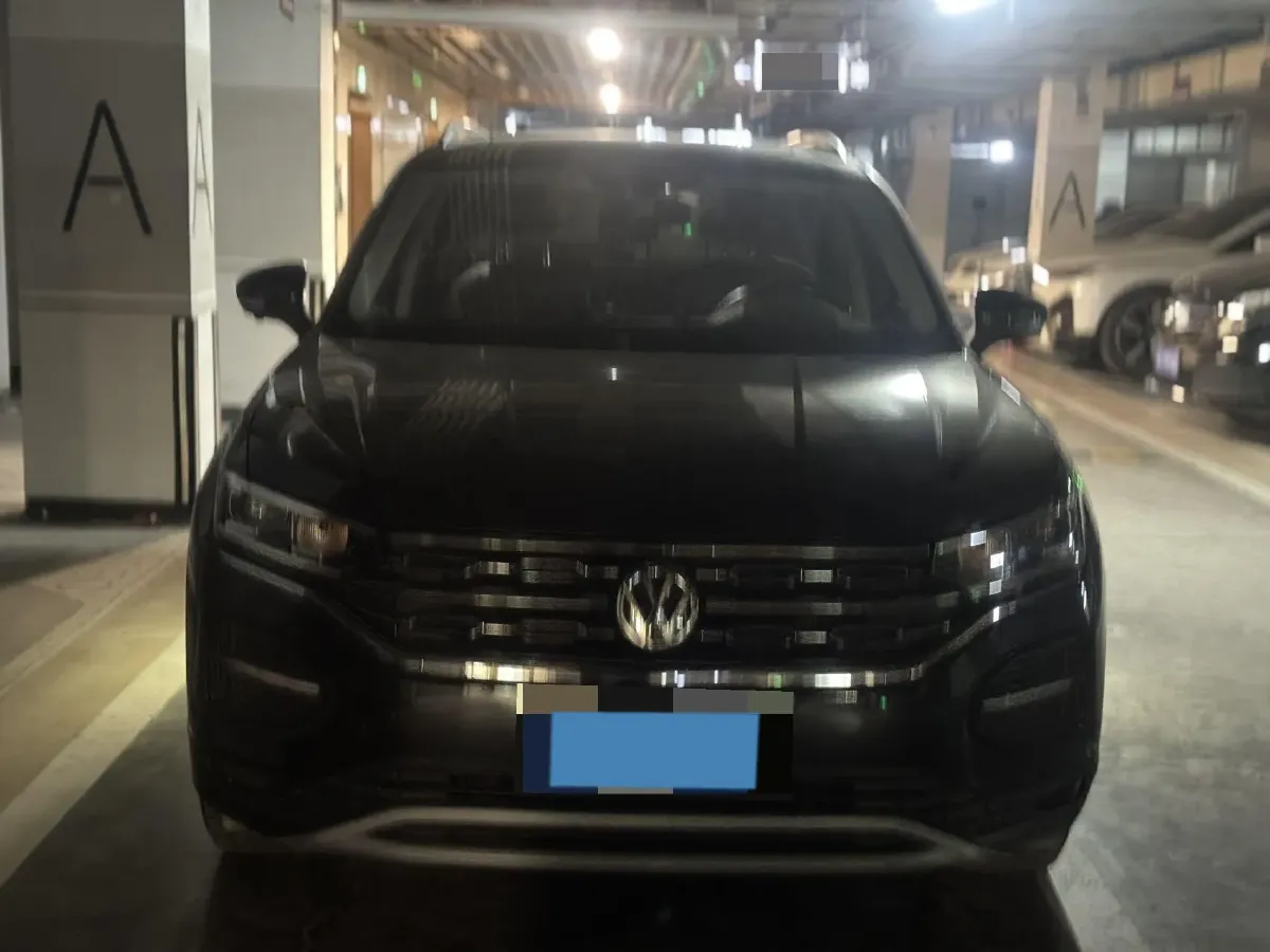 2019 Jeep Cherokee 2.0T 234HP L4 9AT,autocango,china used car exporter,china ev exporter,chinese used car exporter,chinese used ev exporter