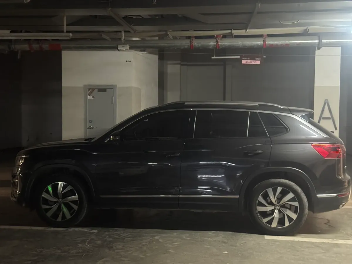 2019 Jeep Cherokee 2.0T 234HP L4 9AT,autocango,china used car exporter,china ev exporter,chinese used car exporter,chinese used ev exporter