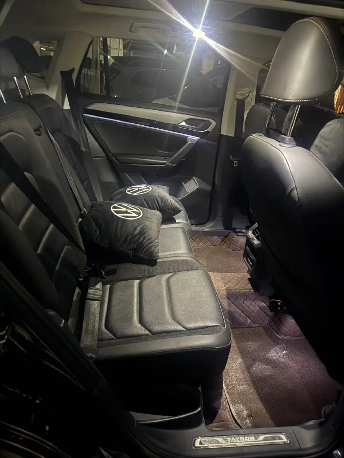 2019 Jeep Cherokee 2.0T 234HP L4 9AT,autocango,china used car exporter,china ev exporter,chinese used car exporter,chinese used ev exporter