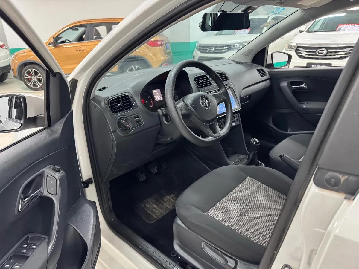 2016 Volkswagen Polo 1.4L 90HP L4 5MT,autocango,china used car exporter,china ev exporter,chinese used car exporter,chinese used ev exporter