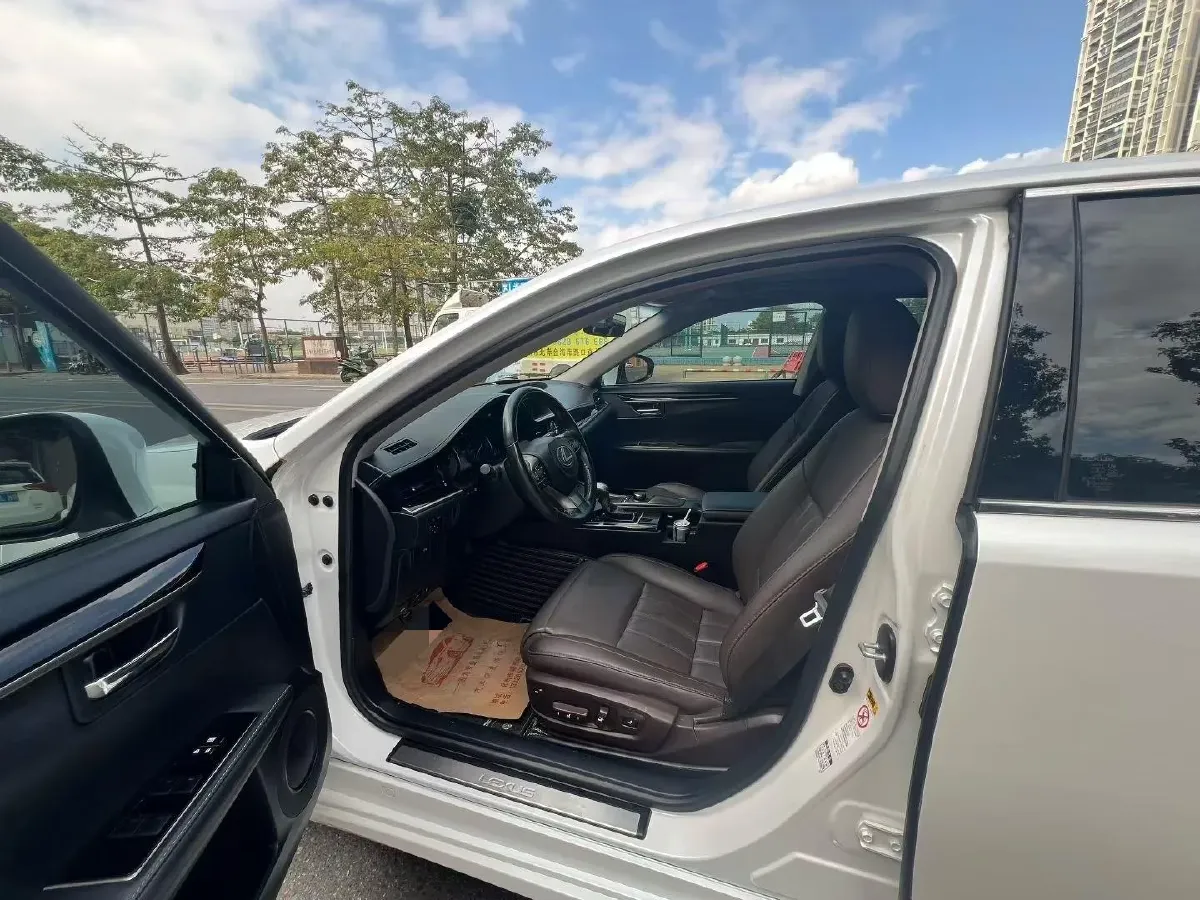 2017 Lexus ES 2.0L 167HP L4 6AT,autocango,china used car exporter,china ev exporter,chinese used car exporter,chinese used ev exporter