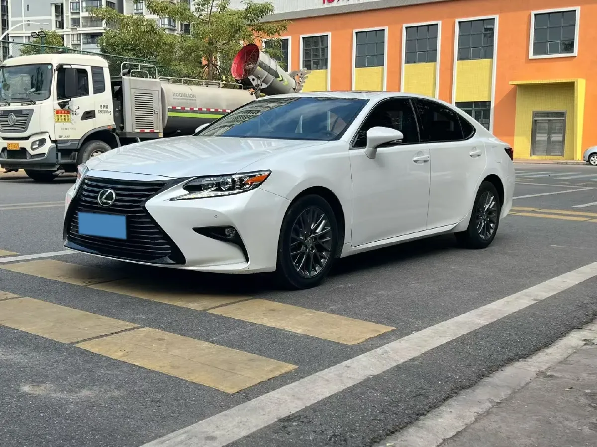 2017 Lexus ES 2.0L 167HP L4 6AT,autocango,china used car exporter,china ev exporter,chinese used car exporter,chinese used ev exporter