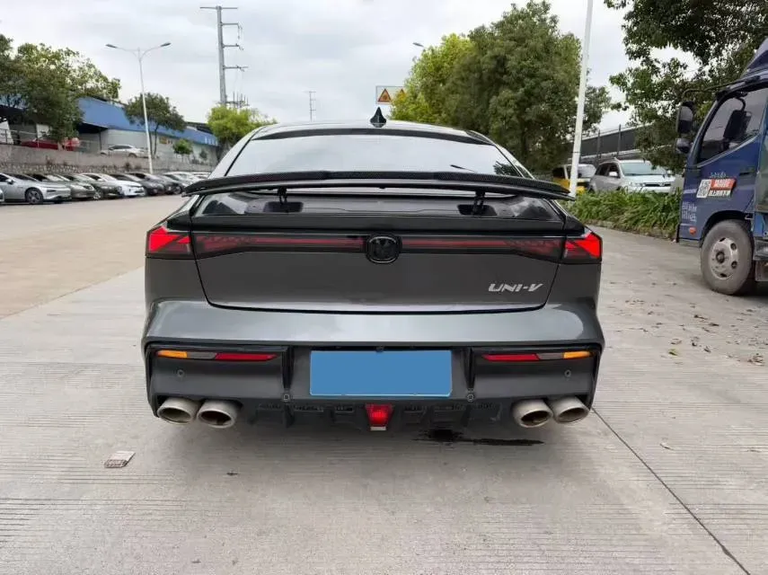 2023 ChangAn UNI-V 1.5T 188HP L4 7DCT,autocango,china used car exporter,china ev exporter,chinese used car exporter,chinese used ev exporter