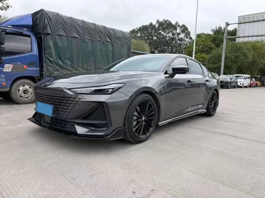 2023 ChangAn UNI-V 1.5T 188HP L4 7DCT,autocango,china used car exporter,china ev exporter,chinese used car exporter,chinese used ev exporter