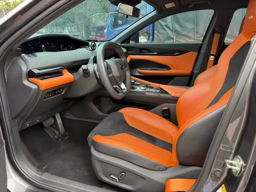 2023 ChangAn UNI-V 1.5T 188HP L4 7DCT,autocango,china used car exporter,china ev exporter,chinese used car exporter,chinese used ev exporter