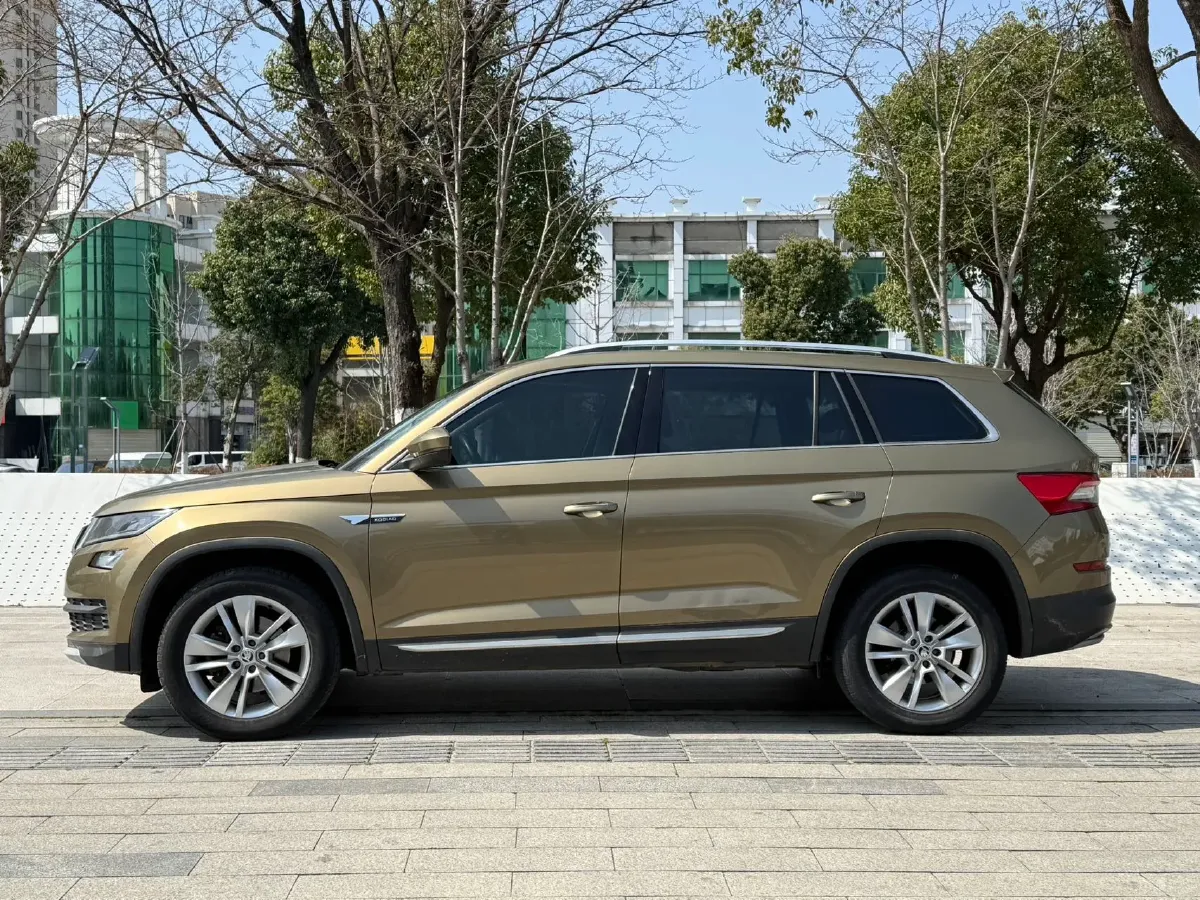 2017 Skoda Kodiak 1.8T 180HP L4 7DCT,autocango,china used car exporter,china ev exporter,chinese used car exporter,chinese used ev exporter