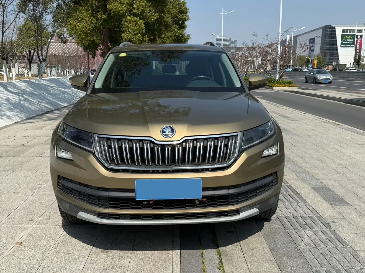 2017 Skoda Kodiak 1.8T 180HP L4 7DCT,autocango,china used car exporter,china ev exporter,chinese used car exporter,chinese used ev exporter