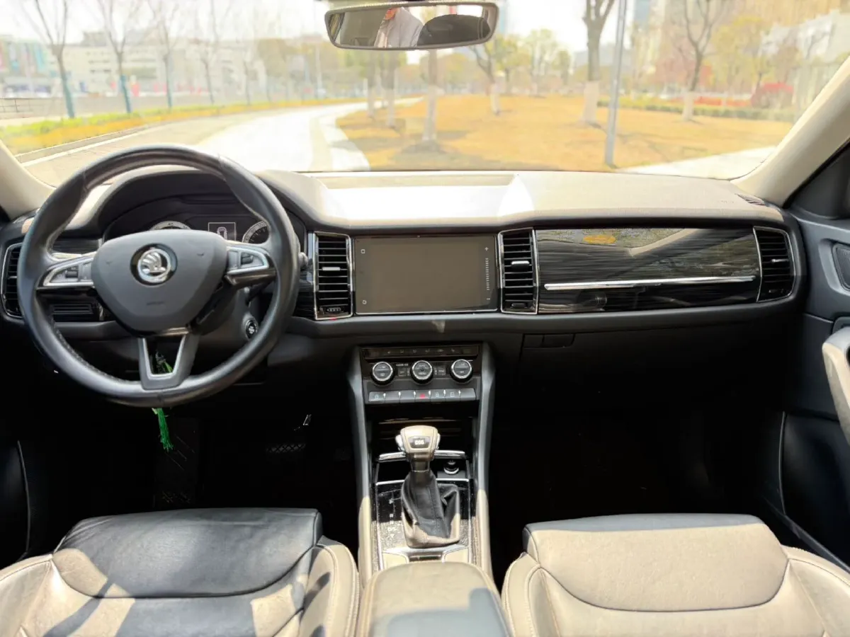 2017 Skoda Kodiak 1.8T 180HP L4 7DCT,autocango,china used car exporter,china ev exporter,chinese used car exporter,chinese used ev exporter