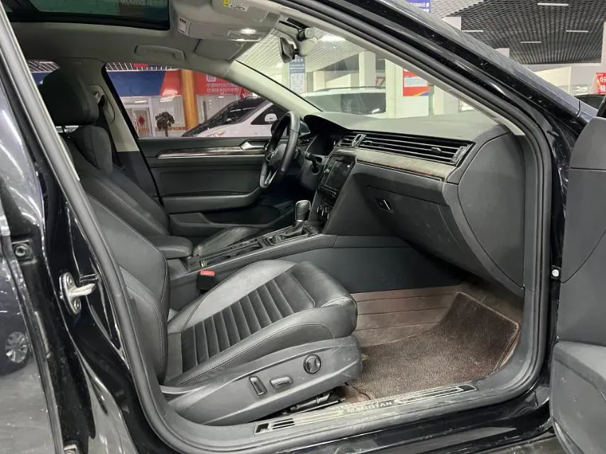 2019 Volkswagen Magotan 2.0T 186HP L4 7DCT,autocango,china used car exporter,china ev exporter,chinese used car exporter,chinese used ev exporter