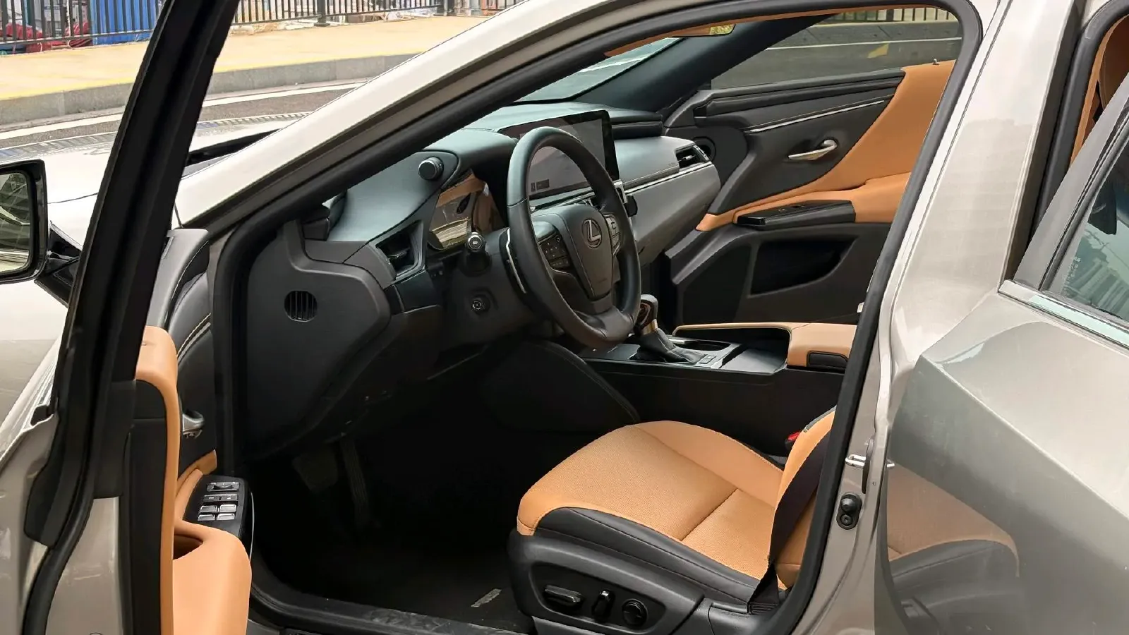 2022 Lexus ES 2.5L 178HP L4 E-CVT Hybrid,autocango,china used car exporter,china ev exporter,chinese used car exporter,chinese used ev exporter