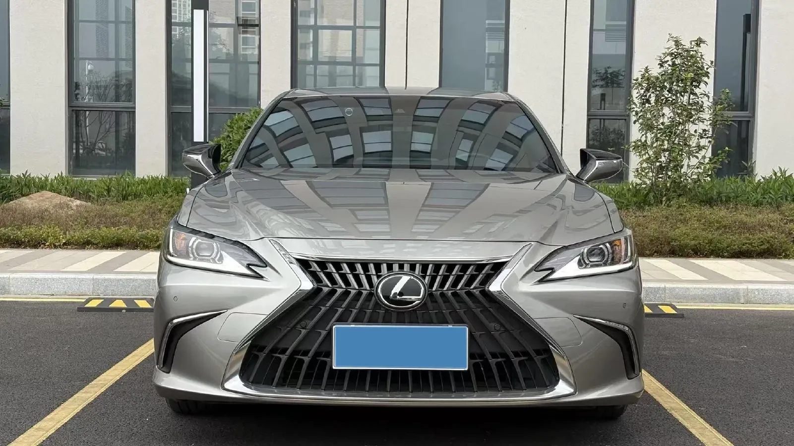 2022 Lexus ES 2.5L 178HP L4 E-CVT Hybrid,autocango,china used car exporter,china ev exporter,chinese used car exporter,chinese used ev exporter