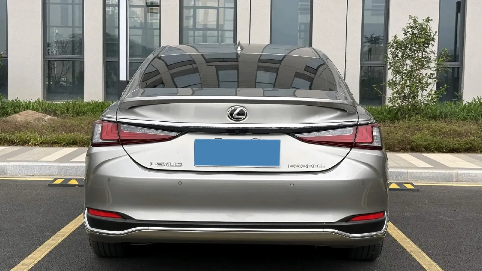 2022 Lexus ES 2.5L 178HP L4 E-CVT Hybrid,autocango,china used car exporter,china ev exporter,chinese used car exporter,chinese used ev exporter