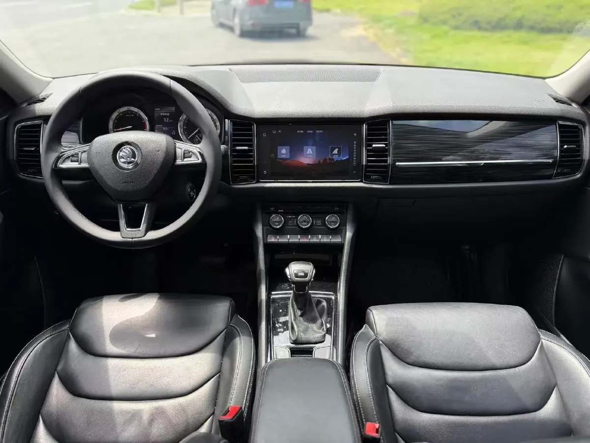 2017 Skoda Kodiak 1.8T 180HP L4 7DCT,autocango,china used car exporter,china ev exporter,chinese used car exporter,chinese used ev exporter