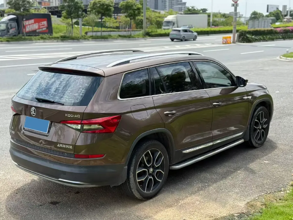 2017 Skoda Kodiak 1.8T 180HP L4 7DCT,autocango,china used car exporter,china ev exporter,chinese used car exporter,chinese used ev exporter