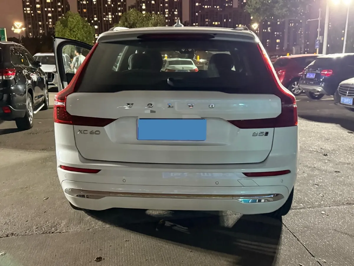 2024 Volvo XC60 2.0T 250HP L4 8AT,autocango,china used car exporter,china ev exporter,chinese used car exporter,chinese used ev exporter