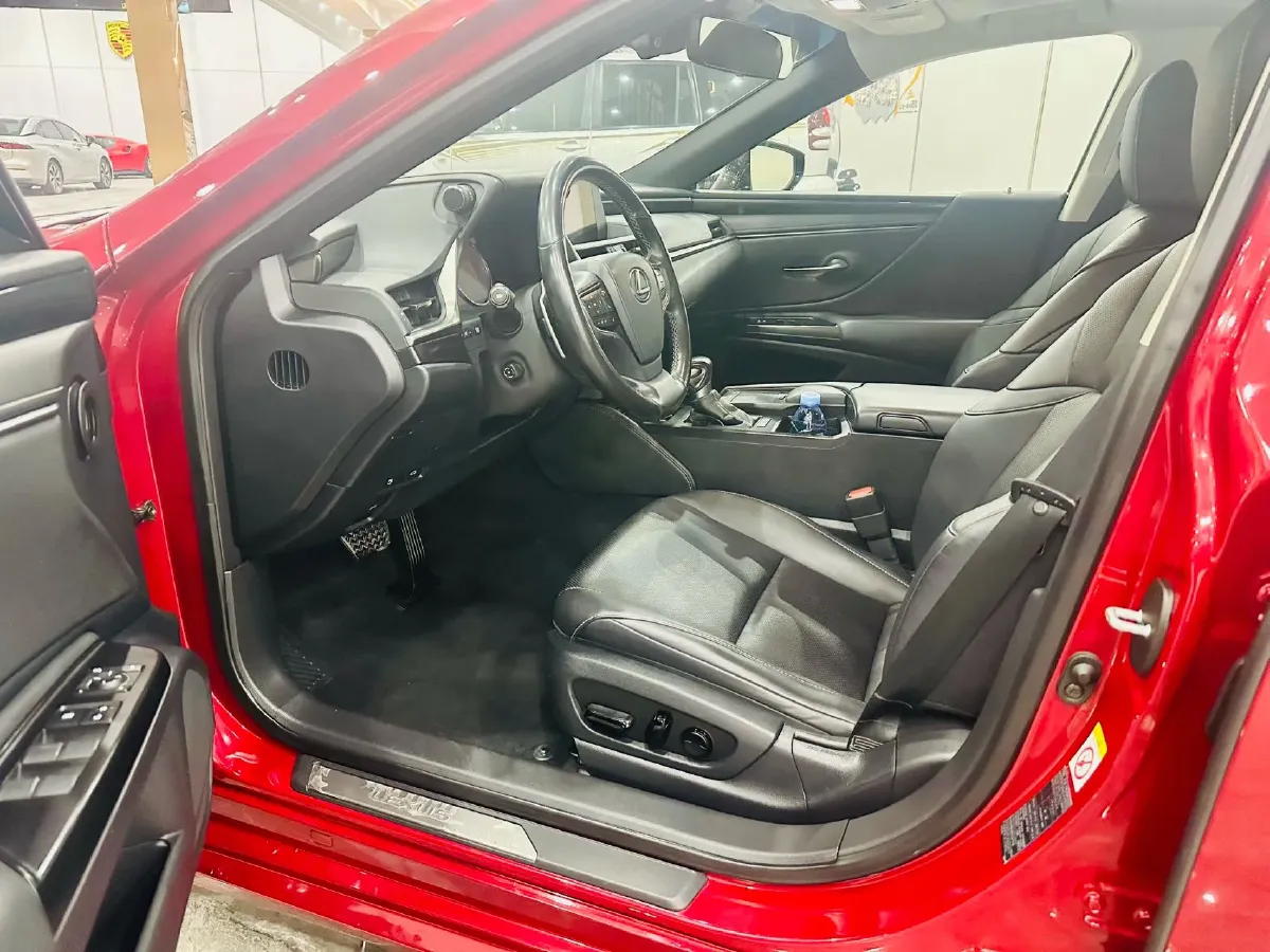 2018 Lexus ES 2.0L 167HP L4 6AT,autocango,china used car exporter,china ev exporter,chinese used car exporter,chinese used ev exporter