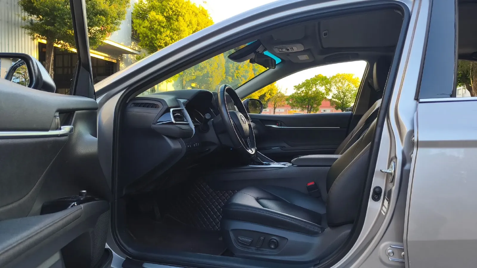 2023 Toyota Camry 2.0L 177HP L4 CVT,autocango,china used car exporter,china ev exporter,chinese used car exporter,chinese used ev exporter