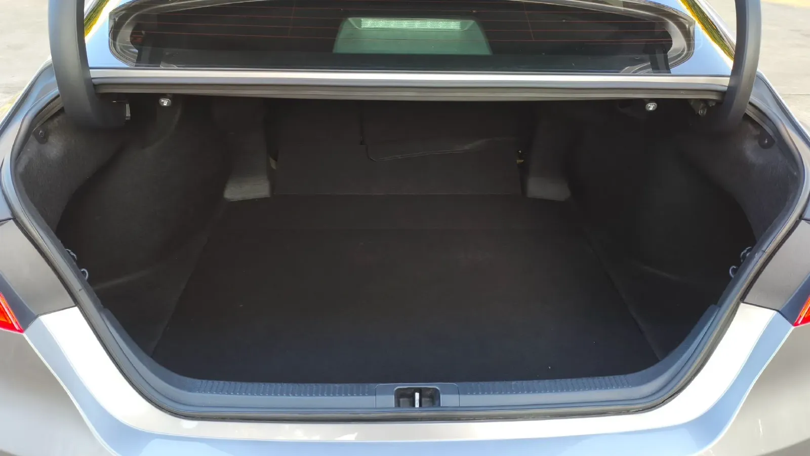 2023 Toyota Camry 2.0L 177HP L4 CVT,autocango,china used car exporter,china ev exporter,chinese used car exporter,chinese used ev exporter