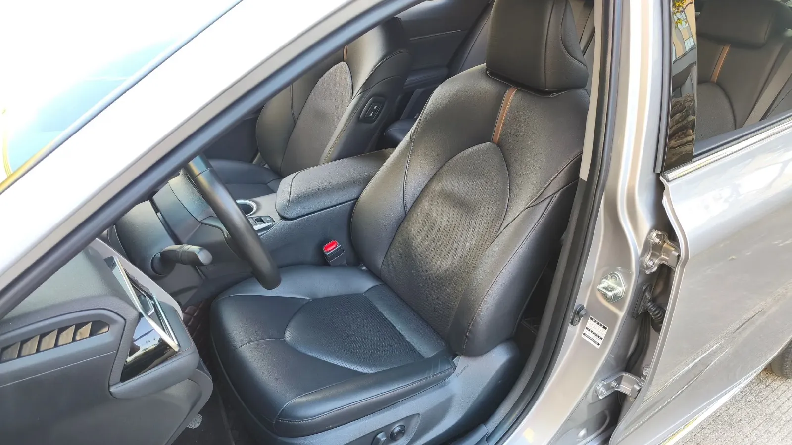 2023 Toyota Camry 2.0L 177HP L4 CVT,autocango,china used car exporter,china ev exporter,chinese used car exporter,chinese used ev exporter