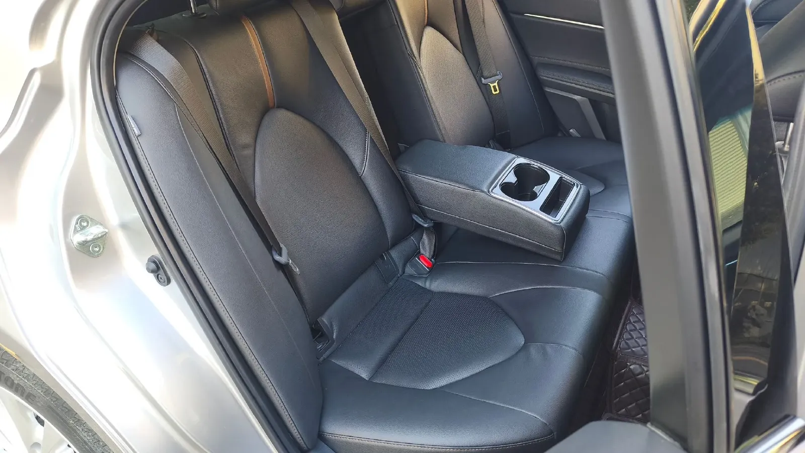 2023 Toyota Camry 2.0L 177HP L4 CVT,autocango,china used car exporter,china ev exporter,chinese used car exporter,chinese used ev exporter