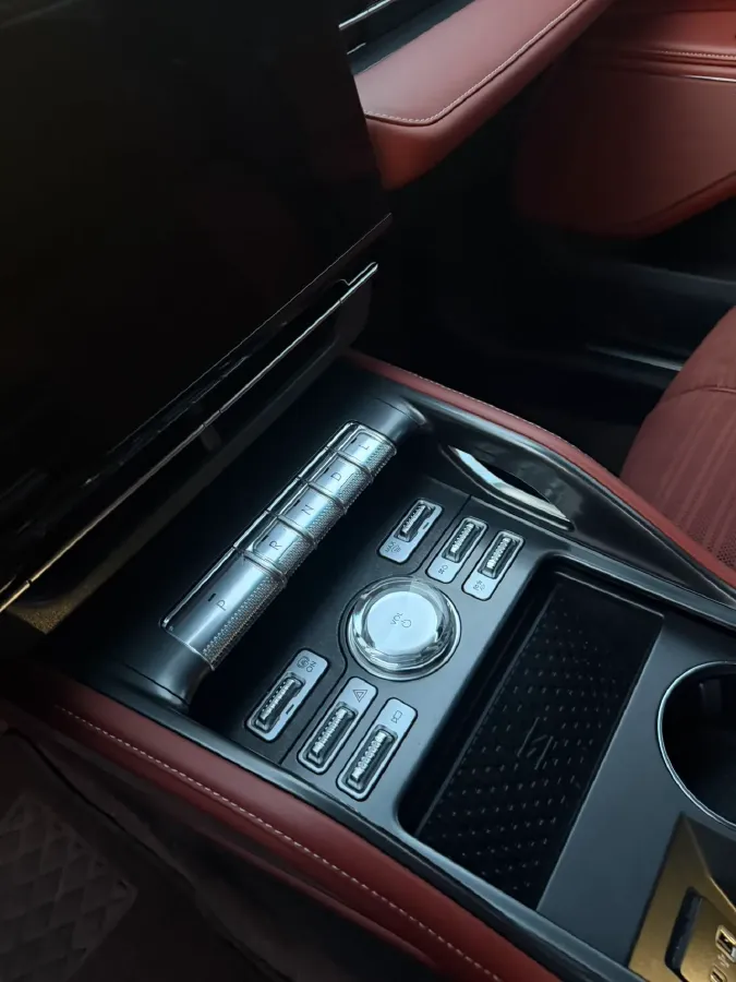 2025 Lincoln Nautilus 2.0T 282HP L4 E-CVT Hybrid,autocango,china used car exporter,china ev exporter,chinese used car exporter,chinese used ev exporter