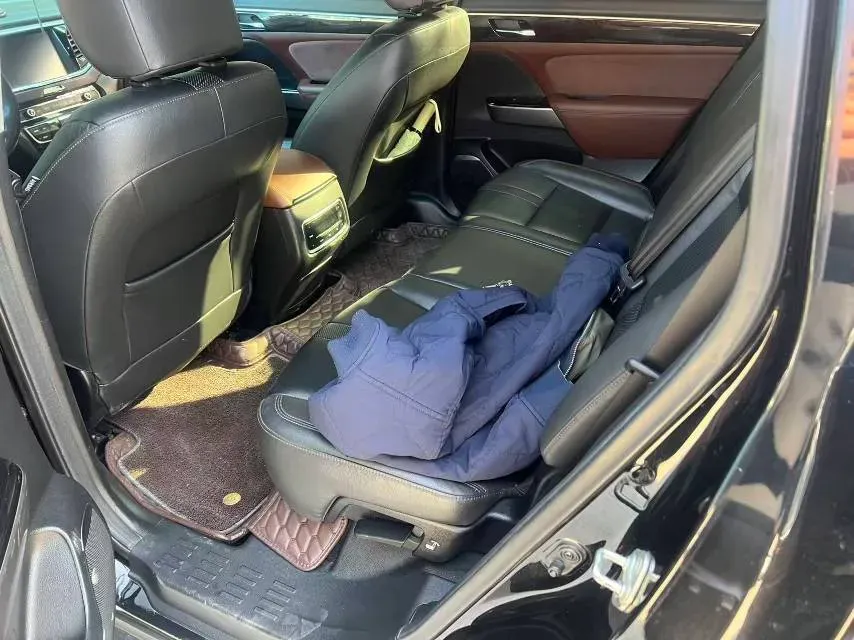 2017 GAC Trumpchi GS8 2.0T 201HP L4 6AT,autocango,china used car exporter,china ev exporter,chinese used car exporter,chinese used ev exporter