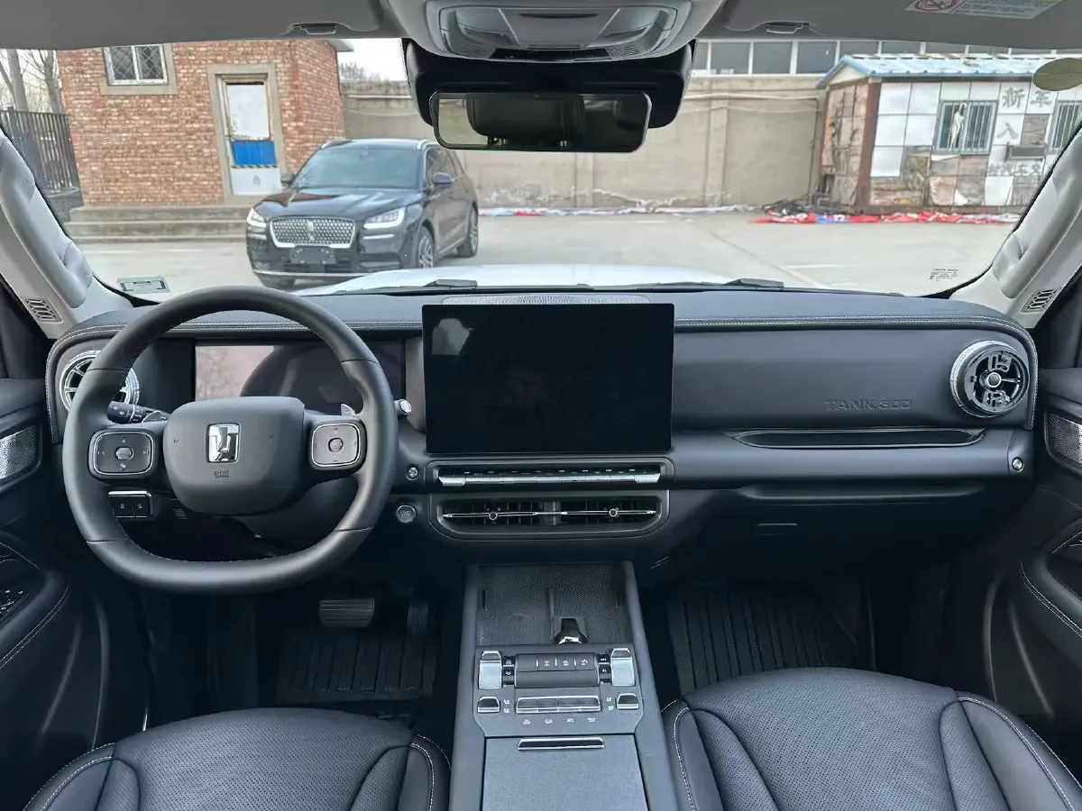 2025 Tank 300 2.0T 252HP L4 9AT PHEV,autocango,china used car exporter,china ev exporter,chinese used car exporter,chinese used ev exporter