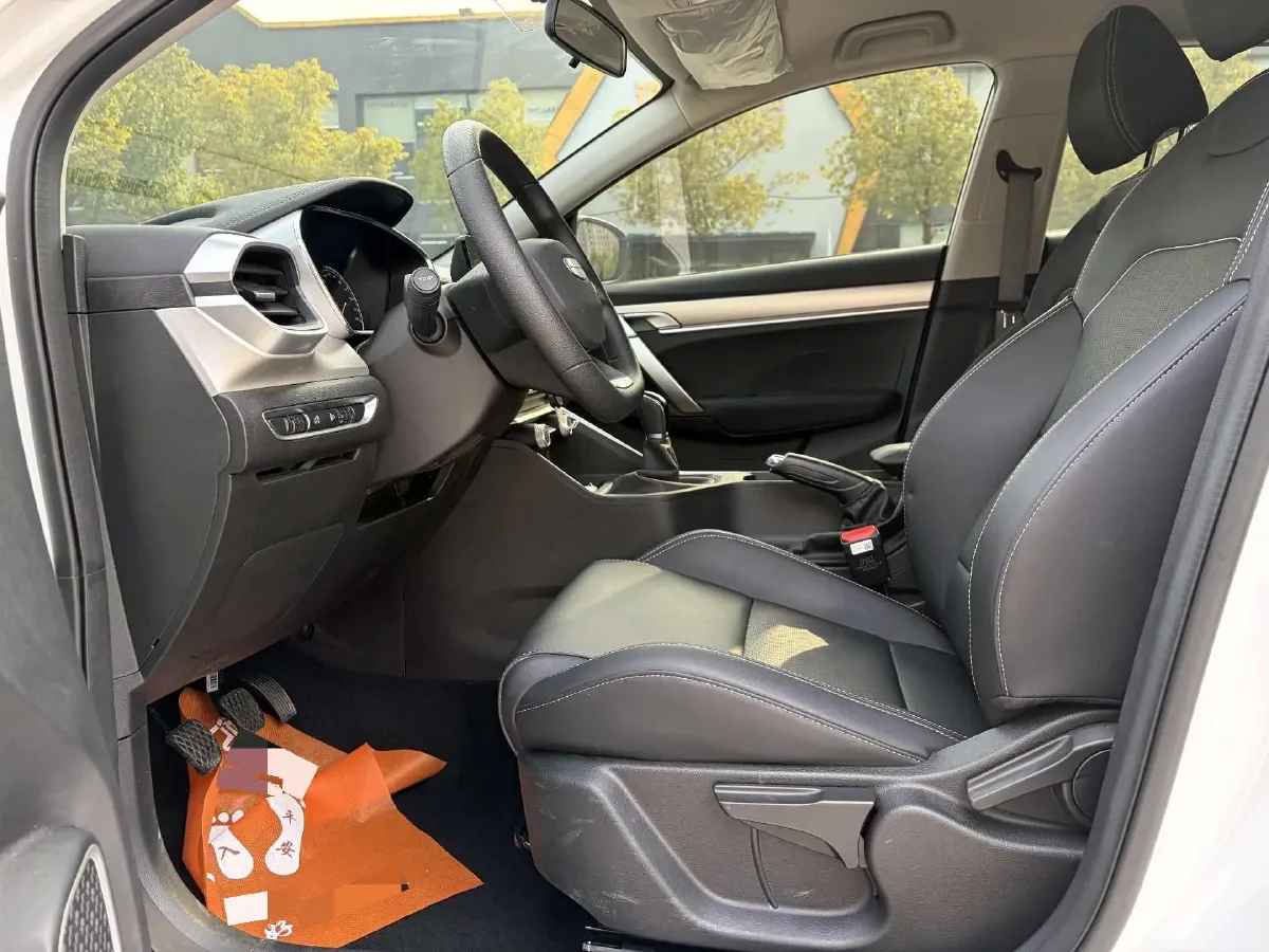 2025 Geely Coolray 1.5L 126HP L4 5MT,autocango,china used car exporter,china ev exporter,chinese used car exporter,chinese used ev exporter