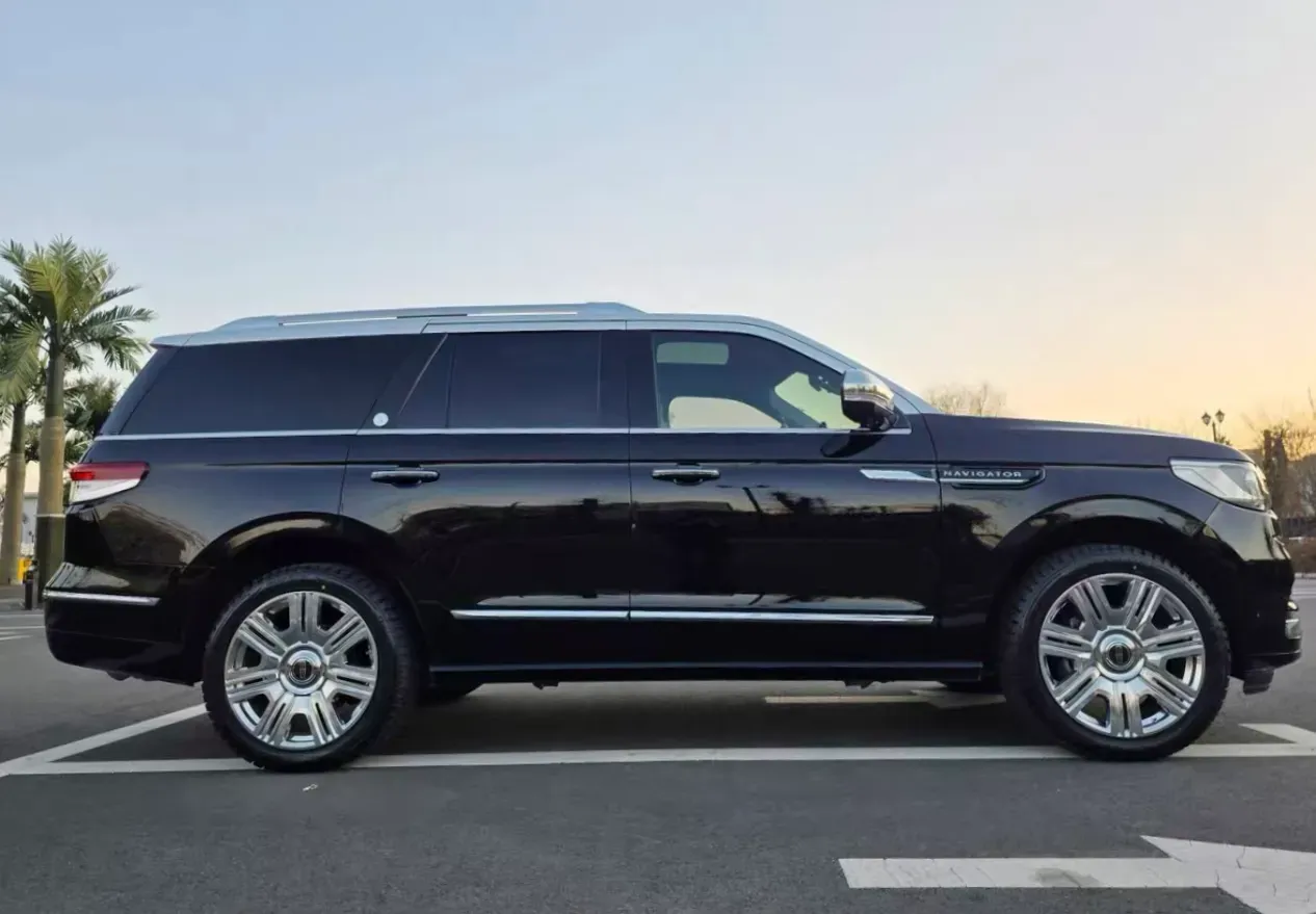 2024 Lincoln Navigator 3.5T 415HP V6 10AT,autocango,china used car exporter,china ev exporter,chinese used car exporter,chinese used ev exporter