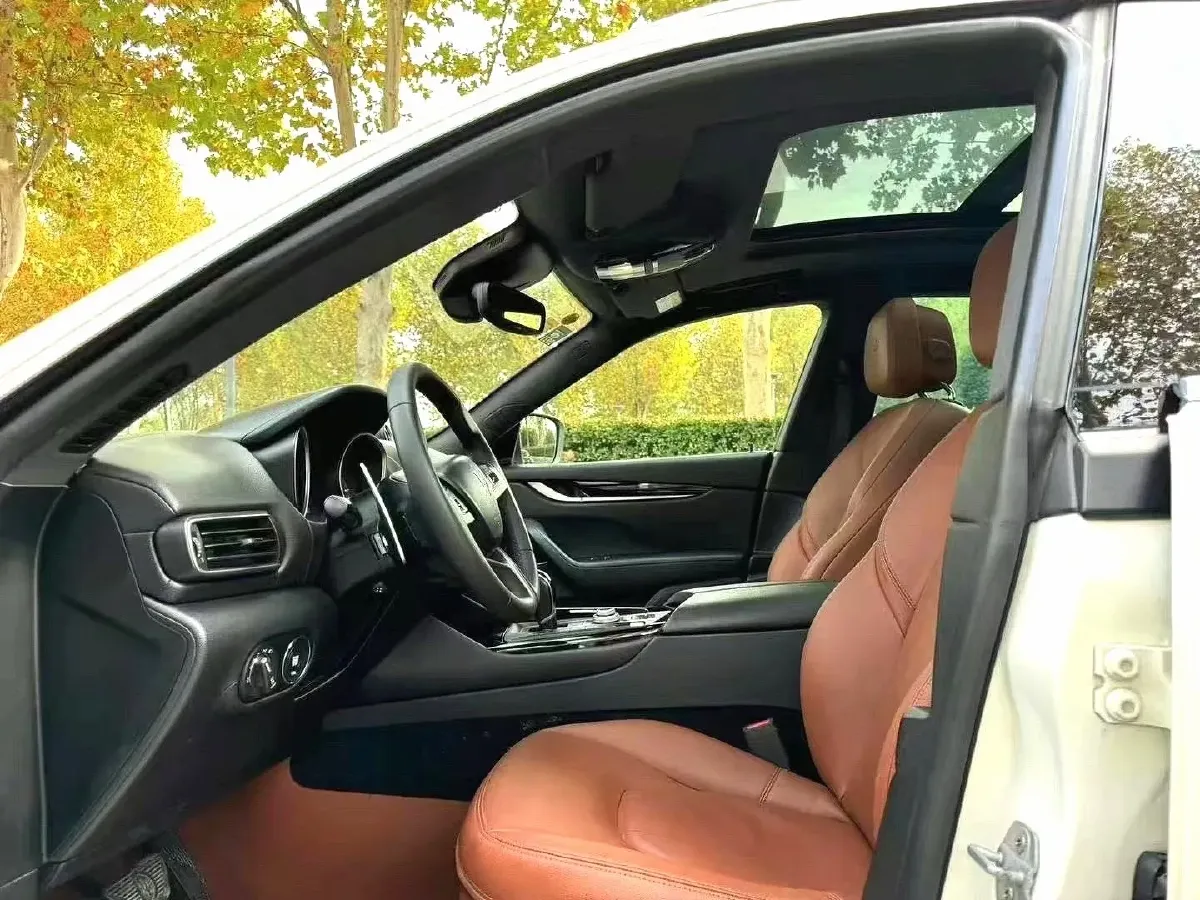 2019 Maserati Levante 3.0T 350HP V6 8AT,autocango,china used car exporter,china ev exporter,chinese used car exporter,chinese used ev exporter