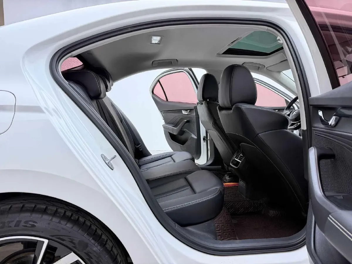 2021 Skoda Octavia 1.4T 150HP L4 7DCT,autocango,china used car exporter,china ev exporter,chinese used car exporter,chinese used ev exporter