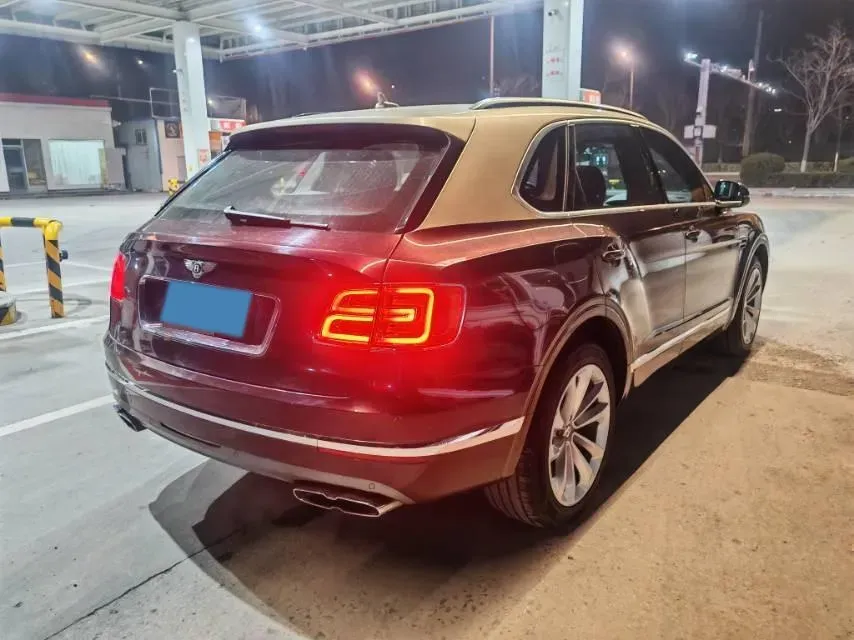 2018 Bentley Bentayga 4.0T 550HP V8 8AT,autocango,china used car exporter,china ev exporter,chinese used car exporter,chinese used ev exporter