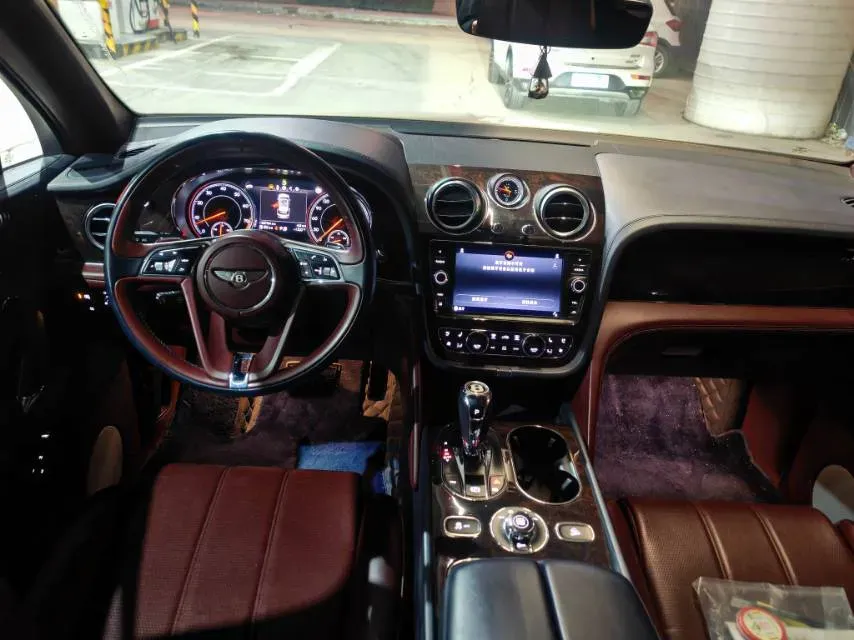 2018 Bentley Bentayga 4.0T 550HP V8 8AT,autocango,china used car exporter,china ev exporter,chinese used car exporter,chinese used ev exporter