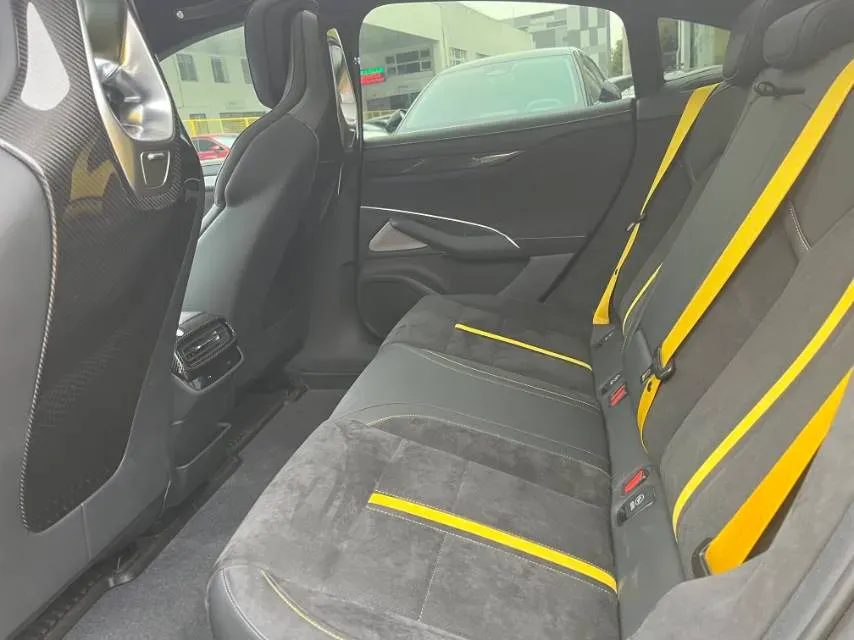 2025 MI SU7 Ultra BEV 93.7KWH,autocango,china used car exporter,china ev exporter,chinese used car exporter,chinese used ev exporter